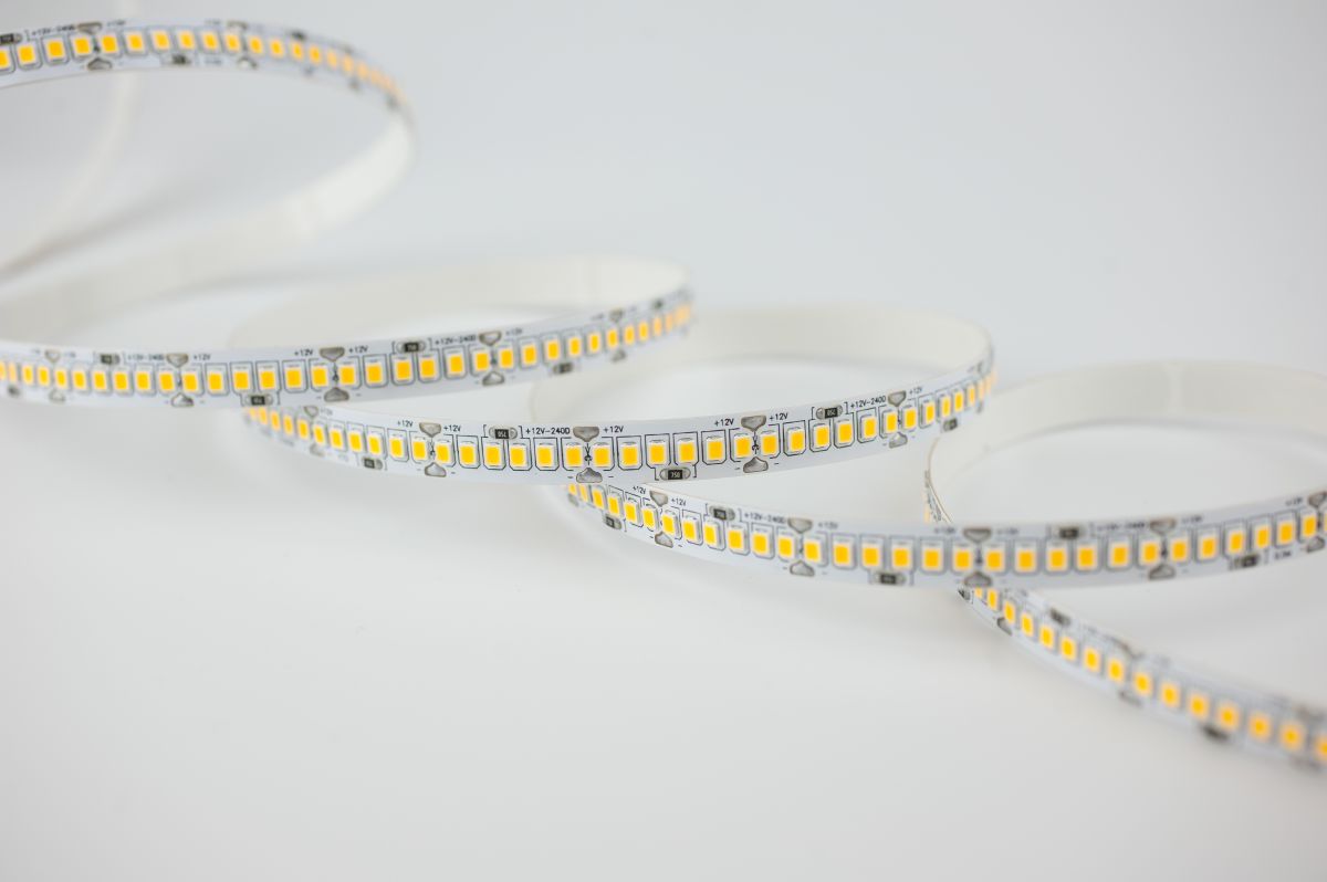 Светодиодная лента LEDS POWER 2835 240/м (21Вт/м) 12В теплая 008783