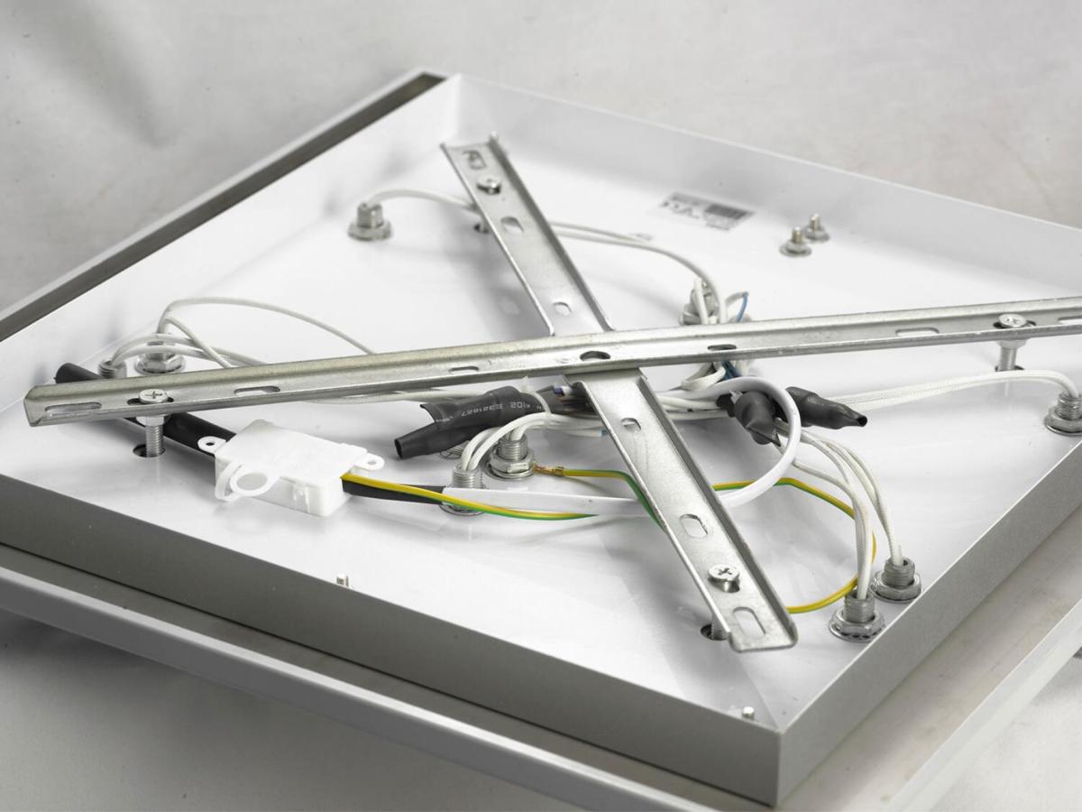 Потолочная люстра Lussole Lariano LSA-5407-09