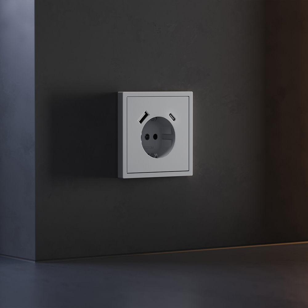 Накладка для розетки с заземлением и защитными шторками, с USB A+C Voltum S70 (серый) VLS001016