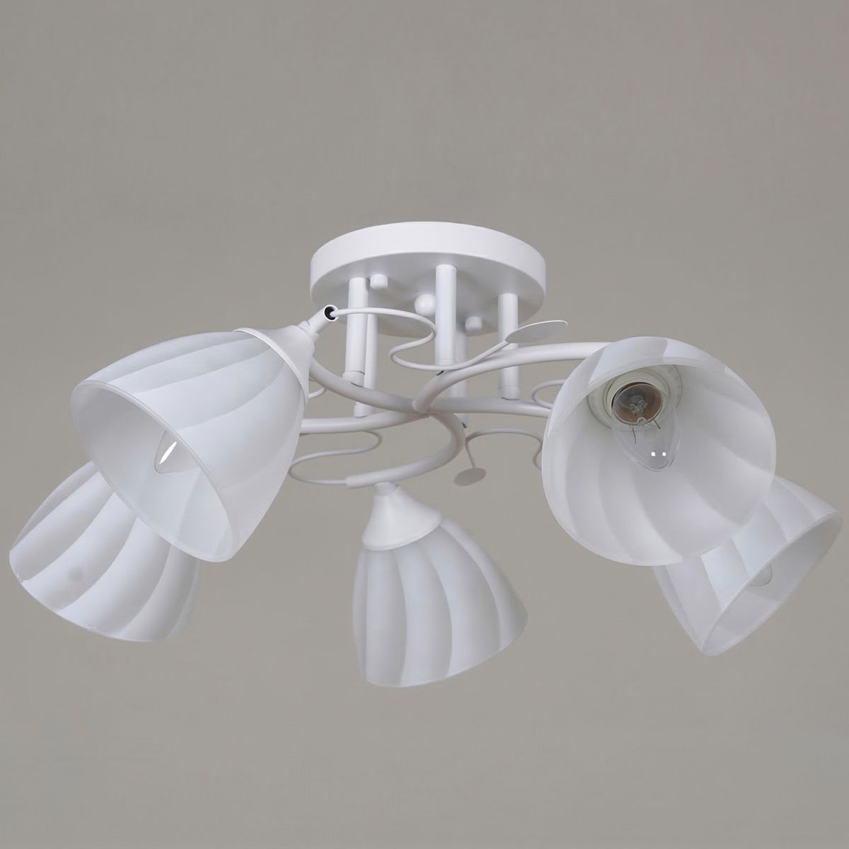 Потолочная люстра Reluce 62560-0.3-05 WH