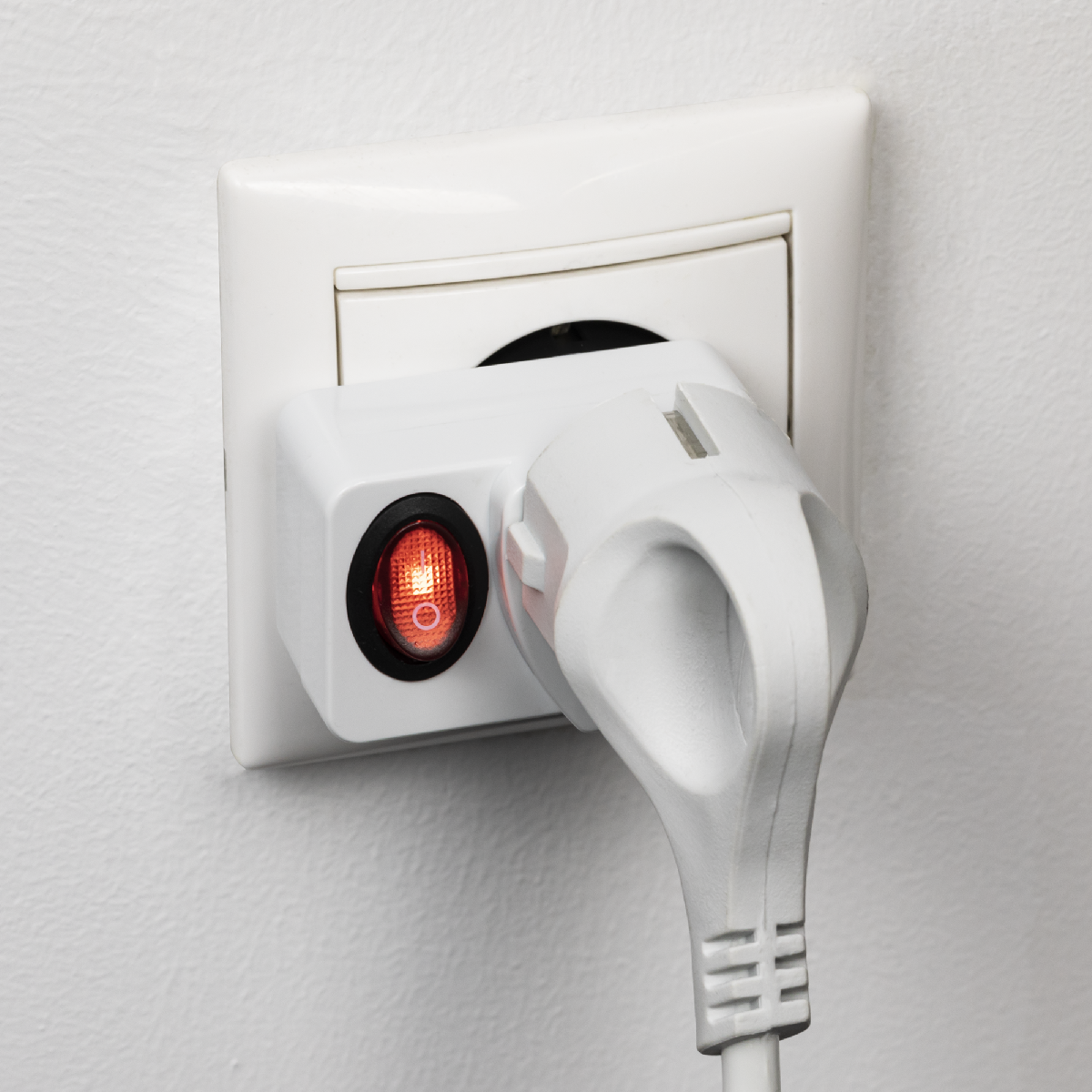 Адаптер c кнопкой на евро и азиатскую вилку Duwi 26956 4