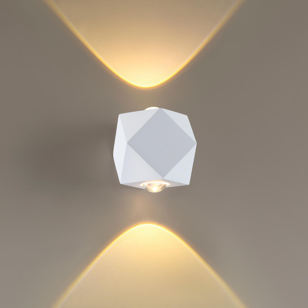 Настенный светильник Odeon Light DIAMANTA 4219/4WL