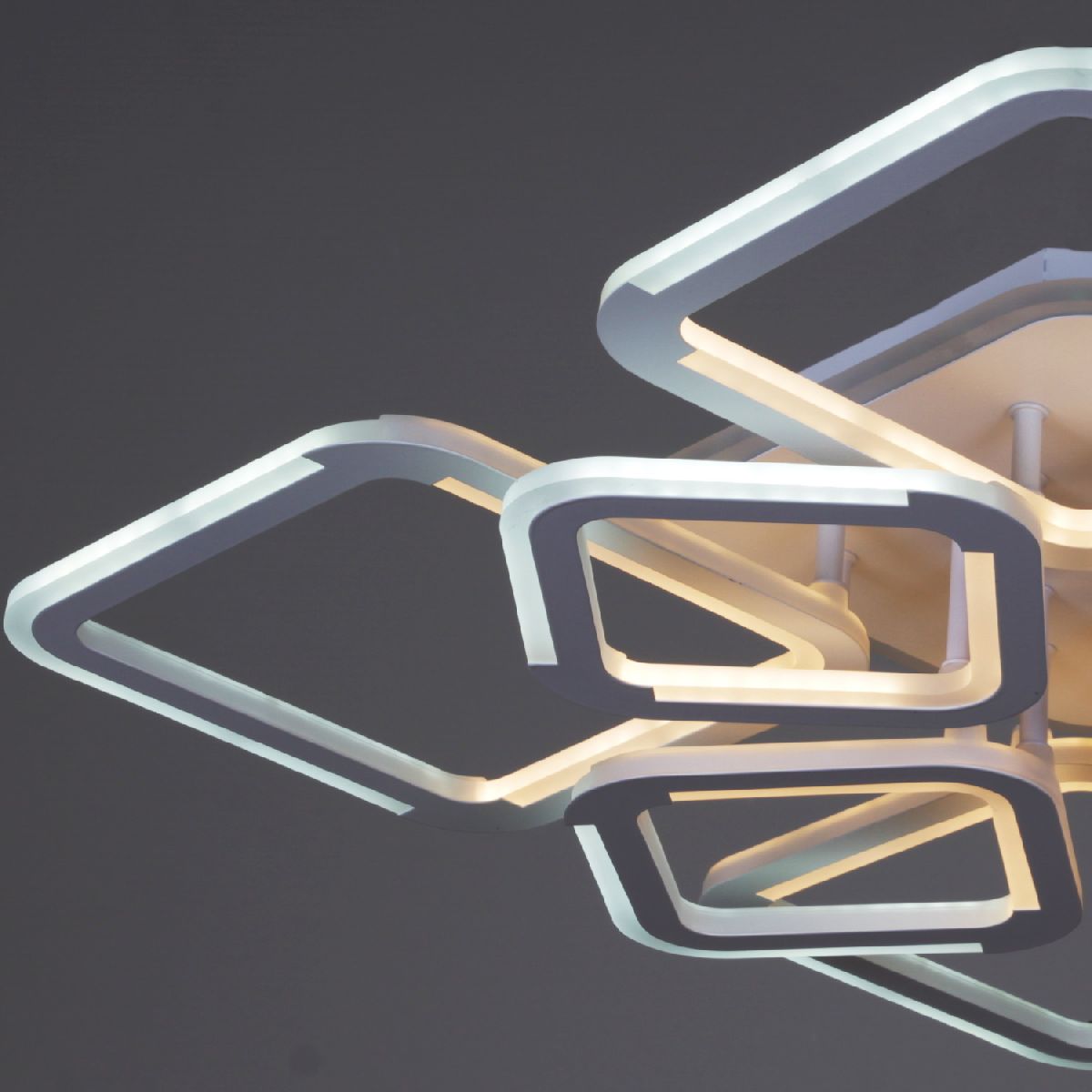 Потолочная люстра Reluce 09821-3.3-4+4 WH (RGB)