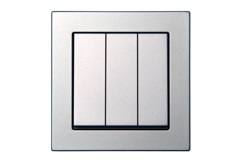 Выключатель трехклавишный Liregus Epsilon 28-174