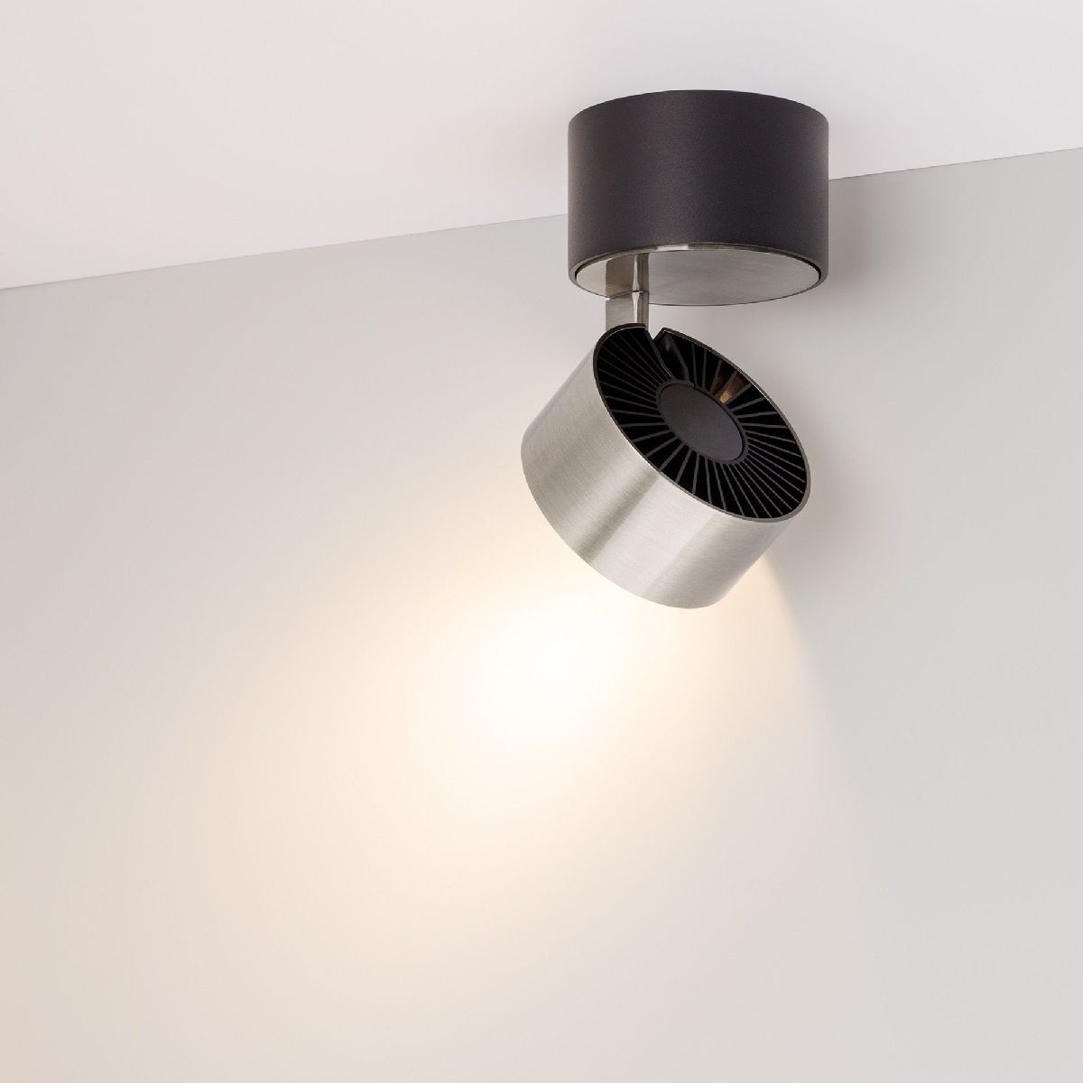 Накладной спот Arlight SP-PLURIO-SURFACE-R77-9W Warm3000 (BK-NI, 36 deg, 230V) 040423