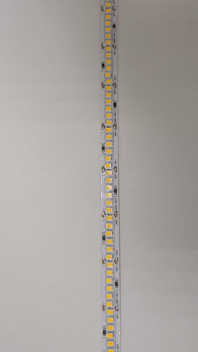 Светодиодная лента LEDS POWER 2835 240/м (21Вт/м) 24В нейтральная 008868