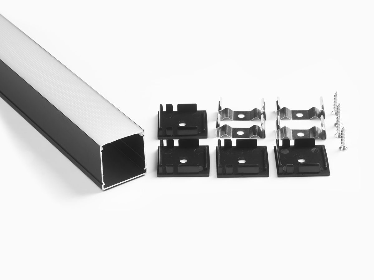 Профиль накладной LEDS POWER СПН3030 алюм. черный с призм.рассеивателем 2м 008509