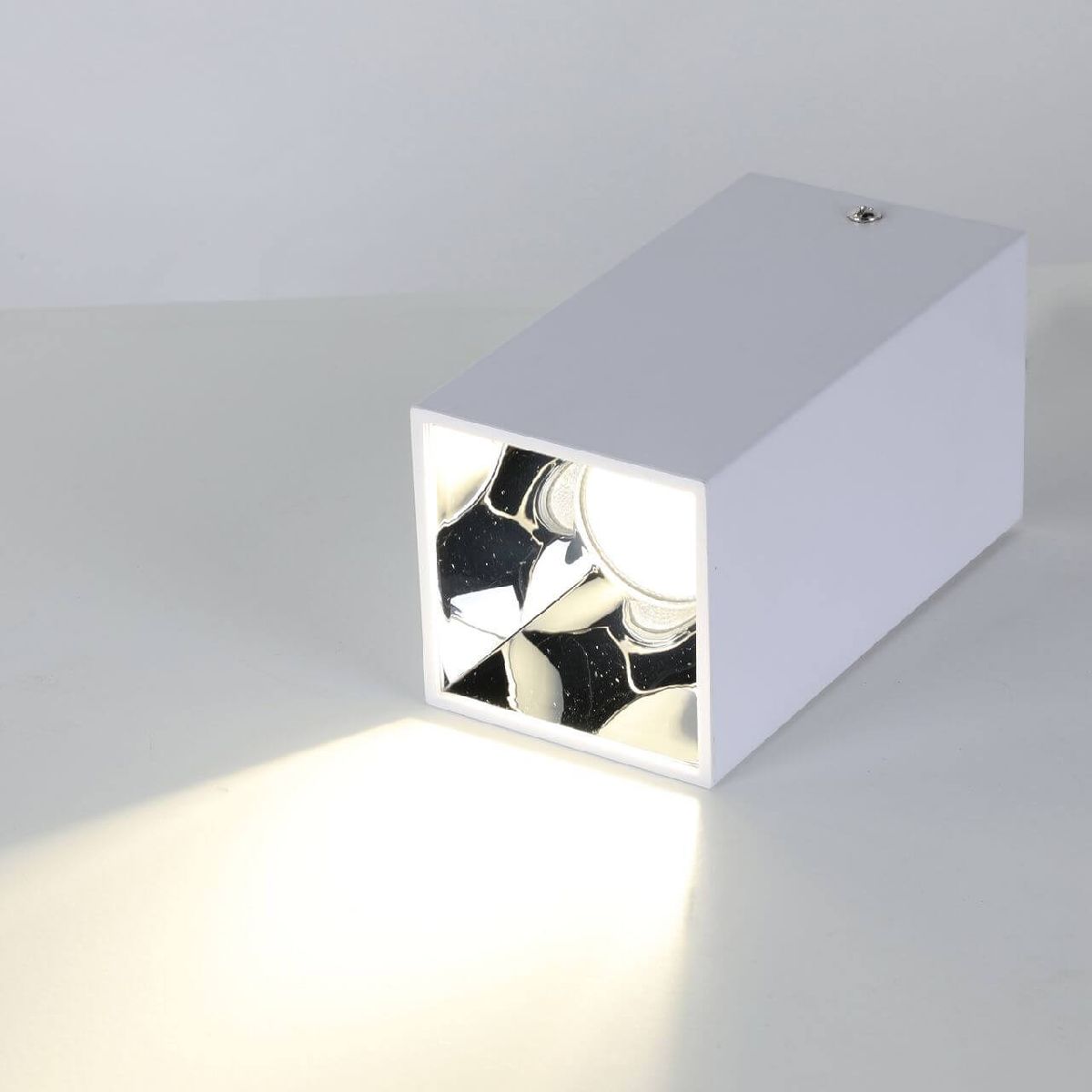 Потолочный светодиодный светильник Favourite Tetrahedron 2401-1U УЦ