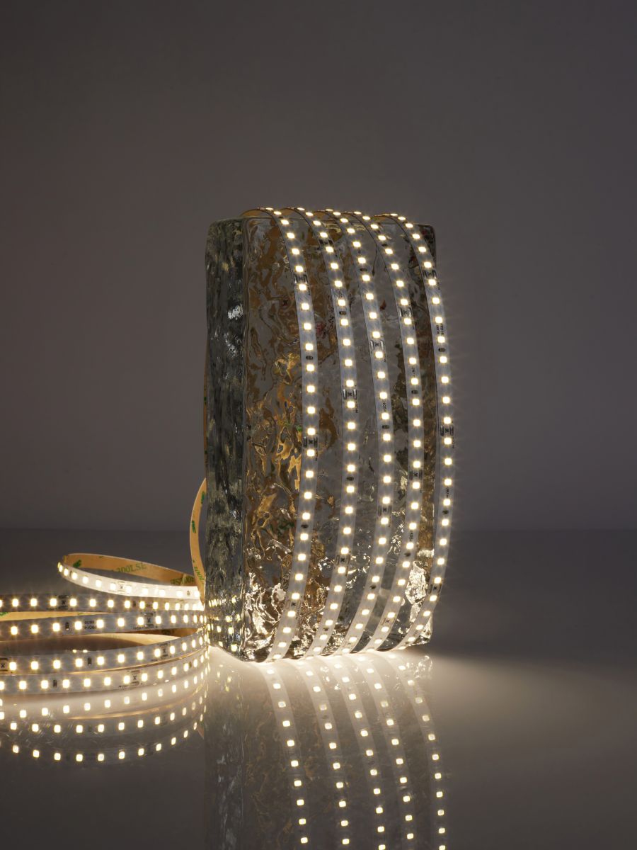 Светодиодная лента LEDS POWER 2835 112/м (10Вт/м) 24В нейтральная, серия ПРО140 005140