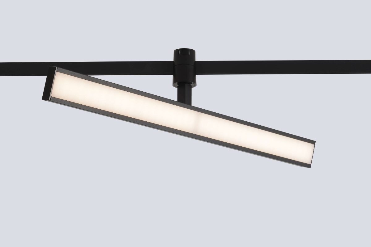 Трековый светильник для гибкой магнитной системы Crystal Lux Trace 48V CLT 0.37 001 18W BL SMART