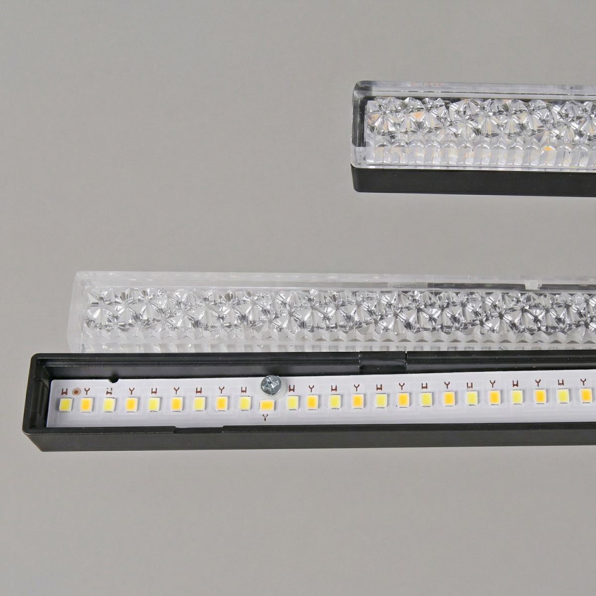 Потолочная люстра Reluce 79560-0.3-06 BK