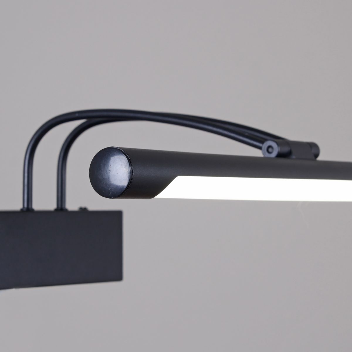 Подсветка для зеркал Reluce 06742-0.2-405