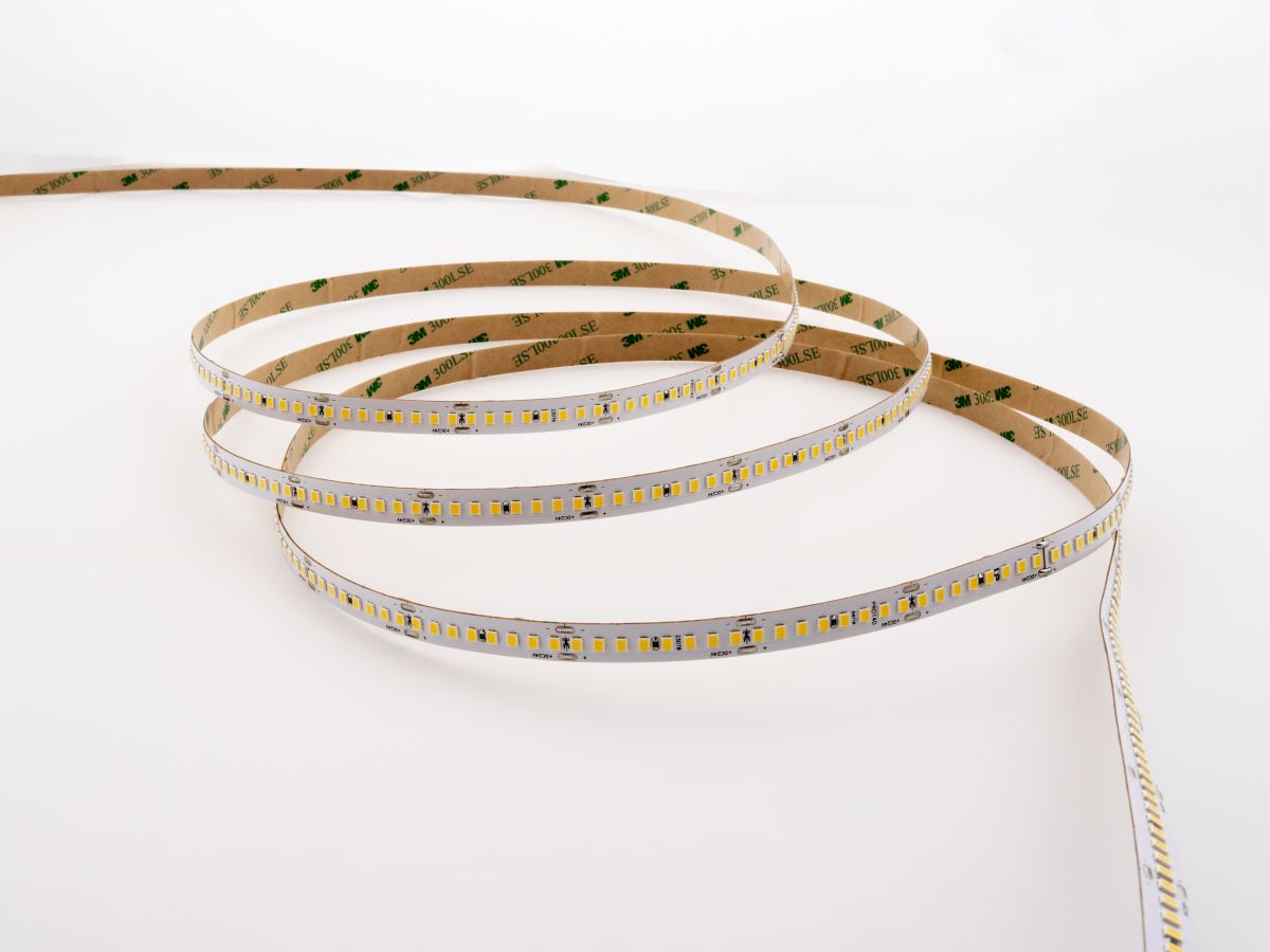 Светодиодная лента LEDS POWER 2835 192/м (18Вт/м) 24В нейтральная, серия ПРО140 005232