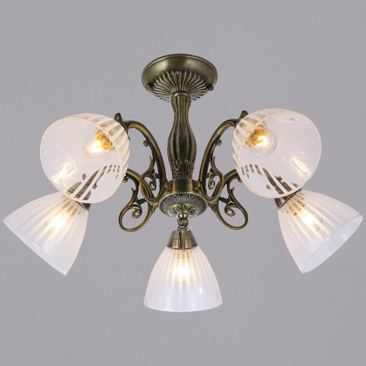 Люстра на штанге Reluce 72447-0.3-05