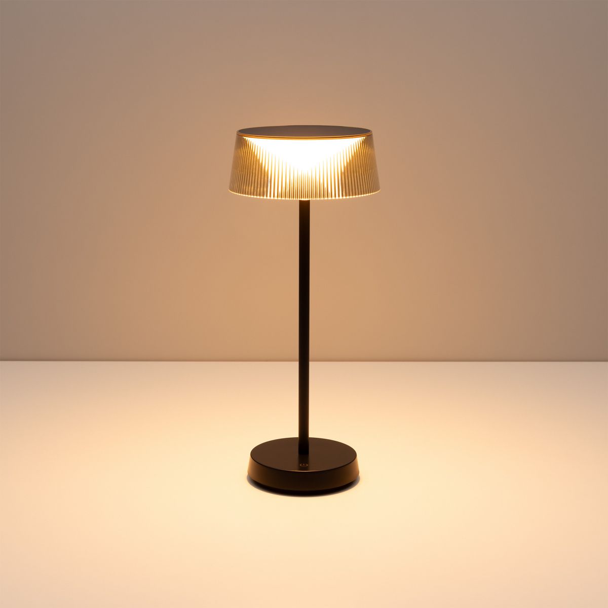 Настольная лампа аккумуляторная Arlight SP-LATIDE-1.5W Warm2700 (Черный, 125 deg, 5V) (IP54 Металл) 060834