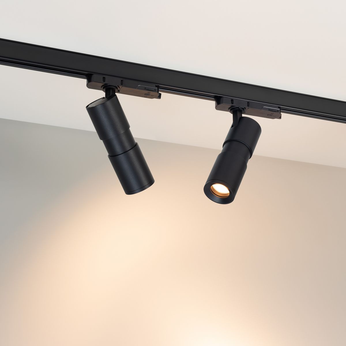 Трековый трехфазный светильник Arlight LGD-ARTEMIS-TRACK-4TR-R55-12W Warm3000 (BK, 8-80 deg, 230V, TRIAC) (IP20 Металл) 058641