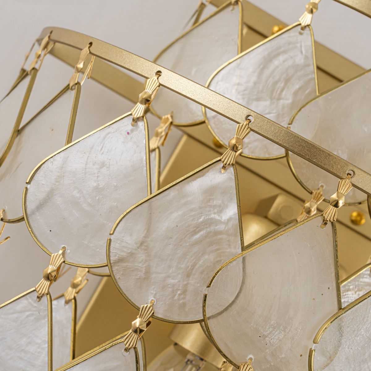 Настенный светильник Favourite Mollitia 4763-1W