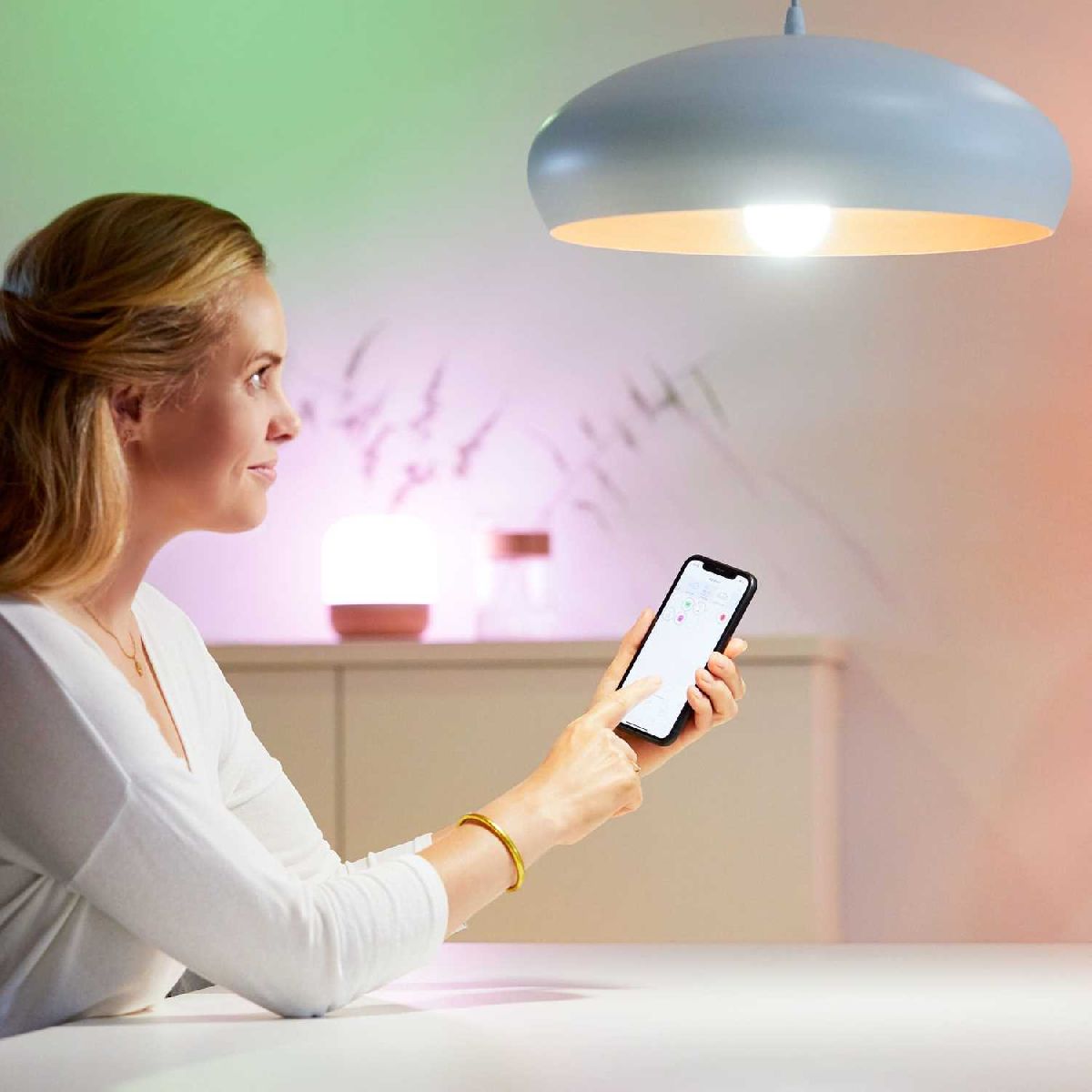 Умная светодиодная лампа Wiz Wi-Fi BLE40WC37E14922-65RGB1PF/6 E14 4,9W 2200/6500K 929002448802