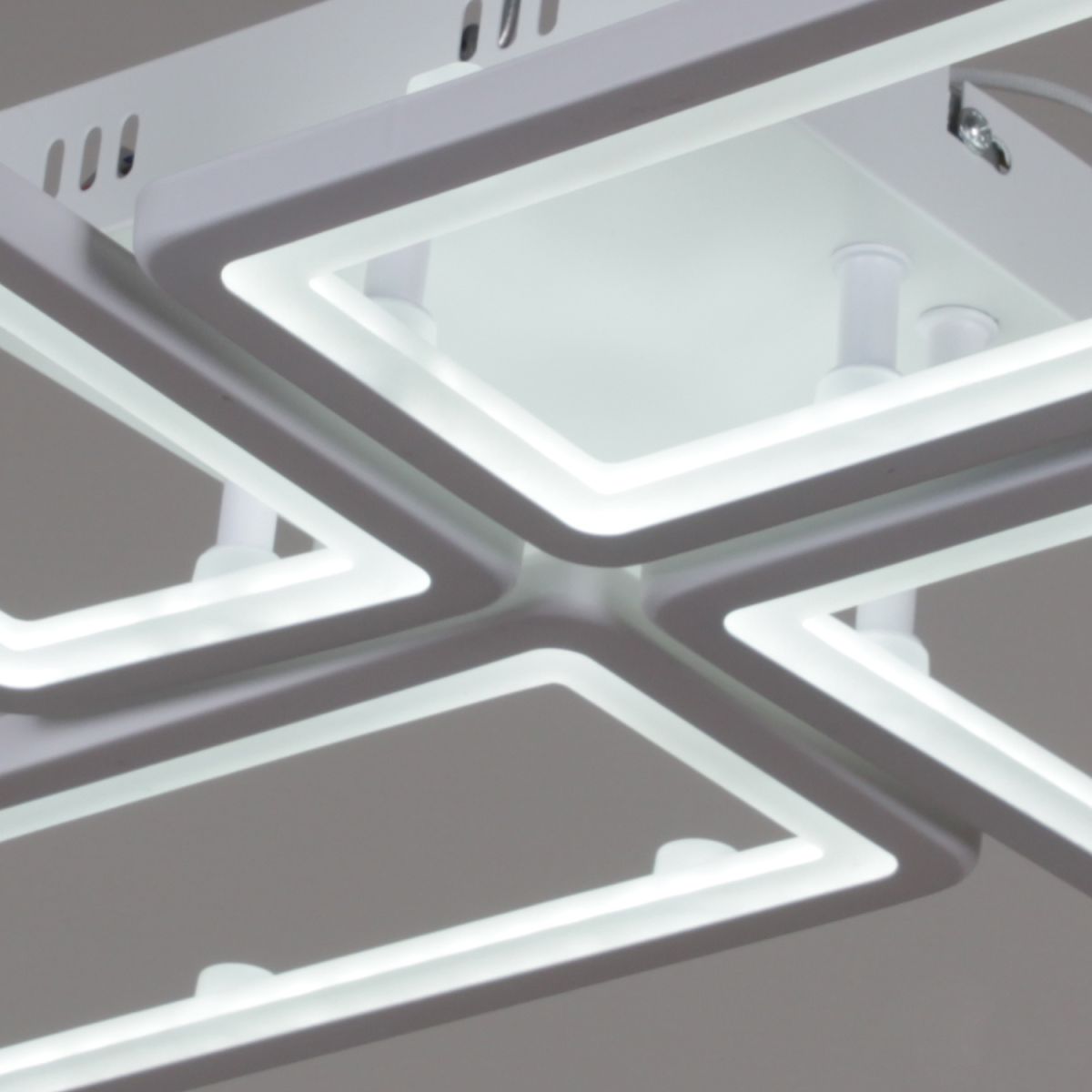 Потолочный светильник Reluce 03629-0.3-04B WH