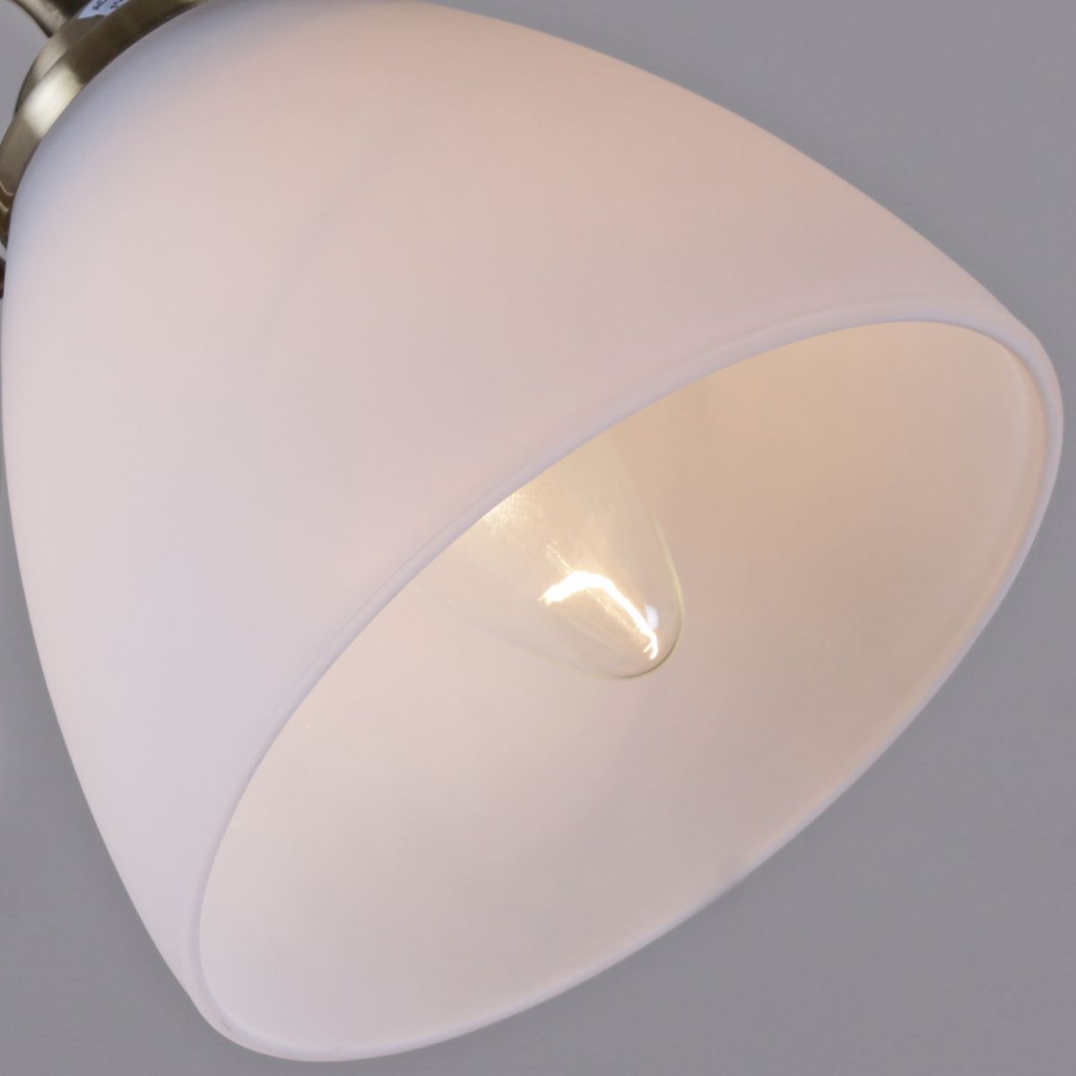 Люстра на штанге Reluce 93270-0.3-03