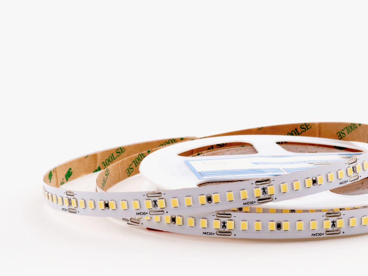 Светодиодная лента LEDS POWER 2835 192/м (18Вт/м) 24В холодная, серия ПРО140 005256
