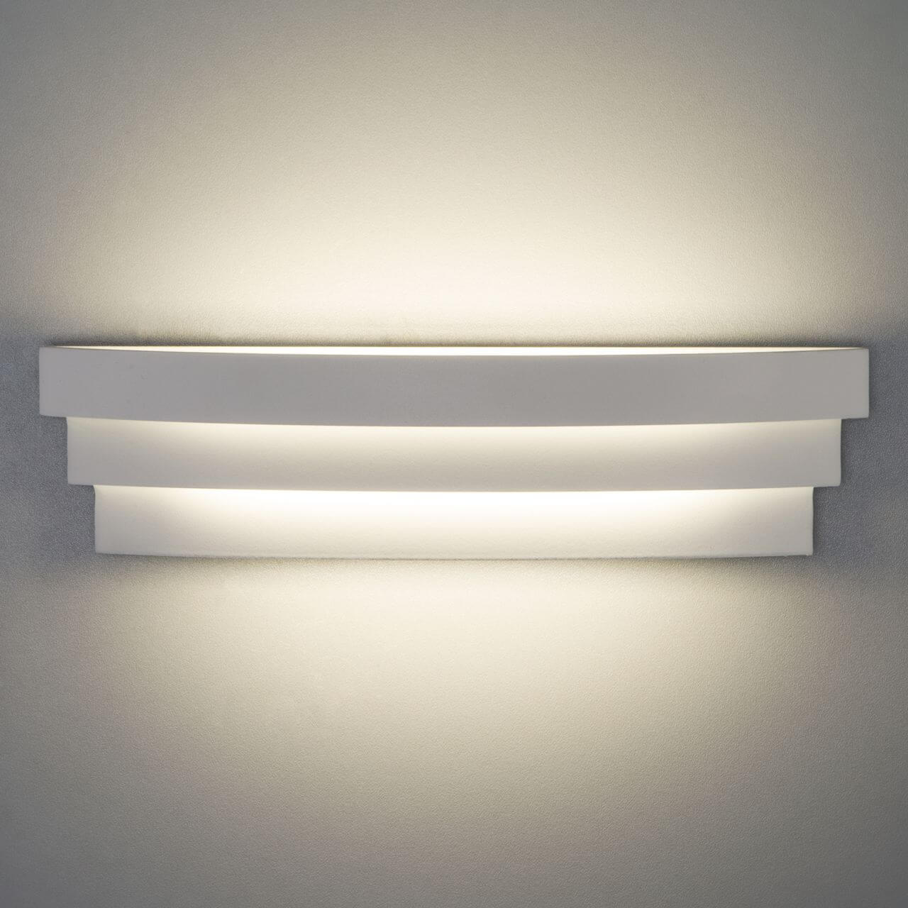 Настенный светодиодный светильник Elektrostandard Riara MRL LED 1012 4690389136672