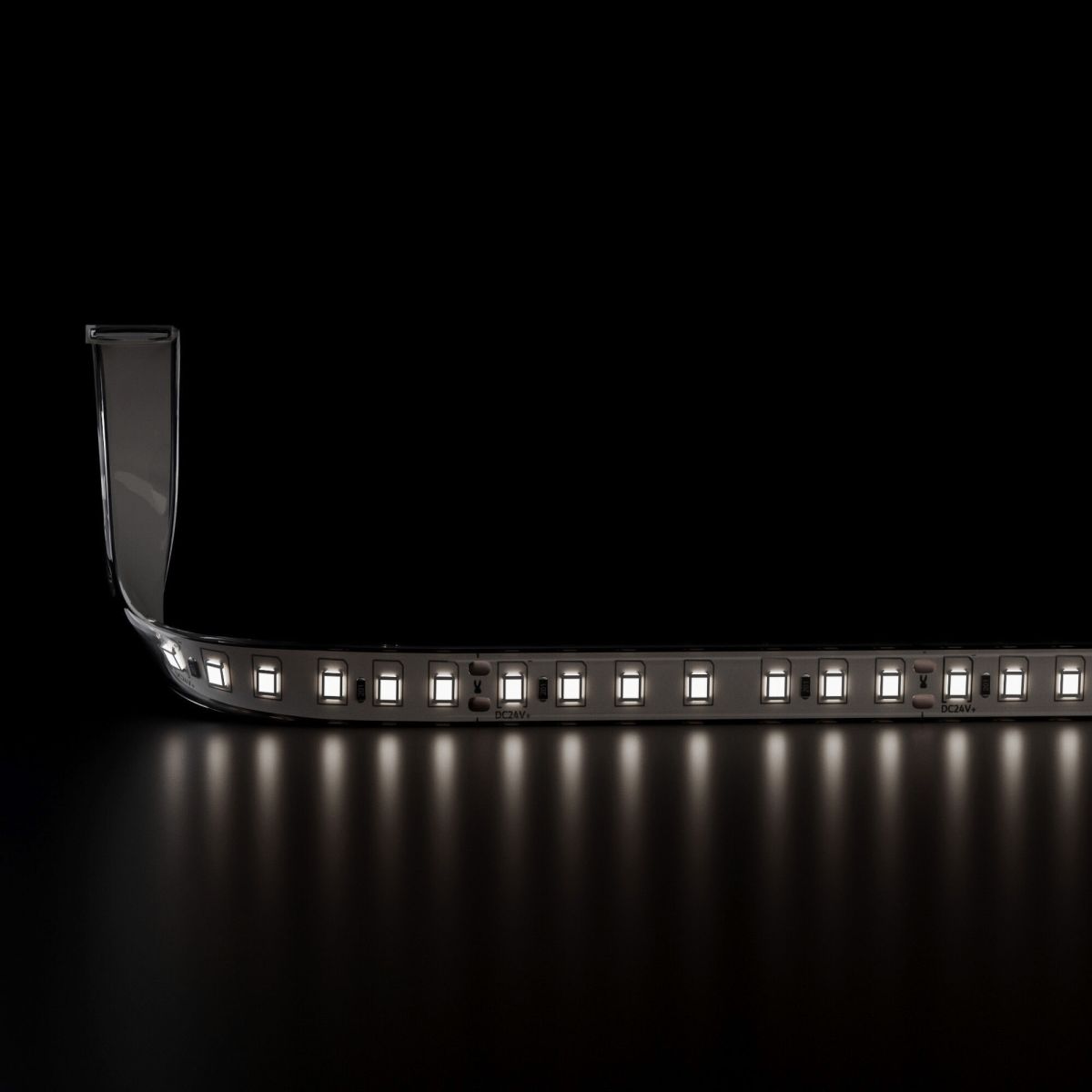 Лента светодиодная Elektrostandard для бани/сауны 120Led 8W/m IP68 4000K 5м 4690389218910 a071905