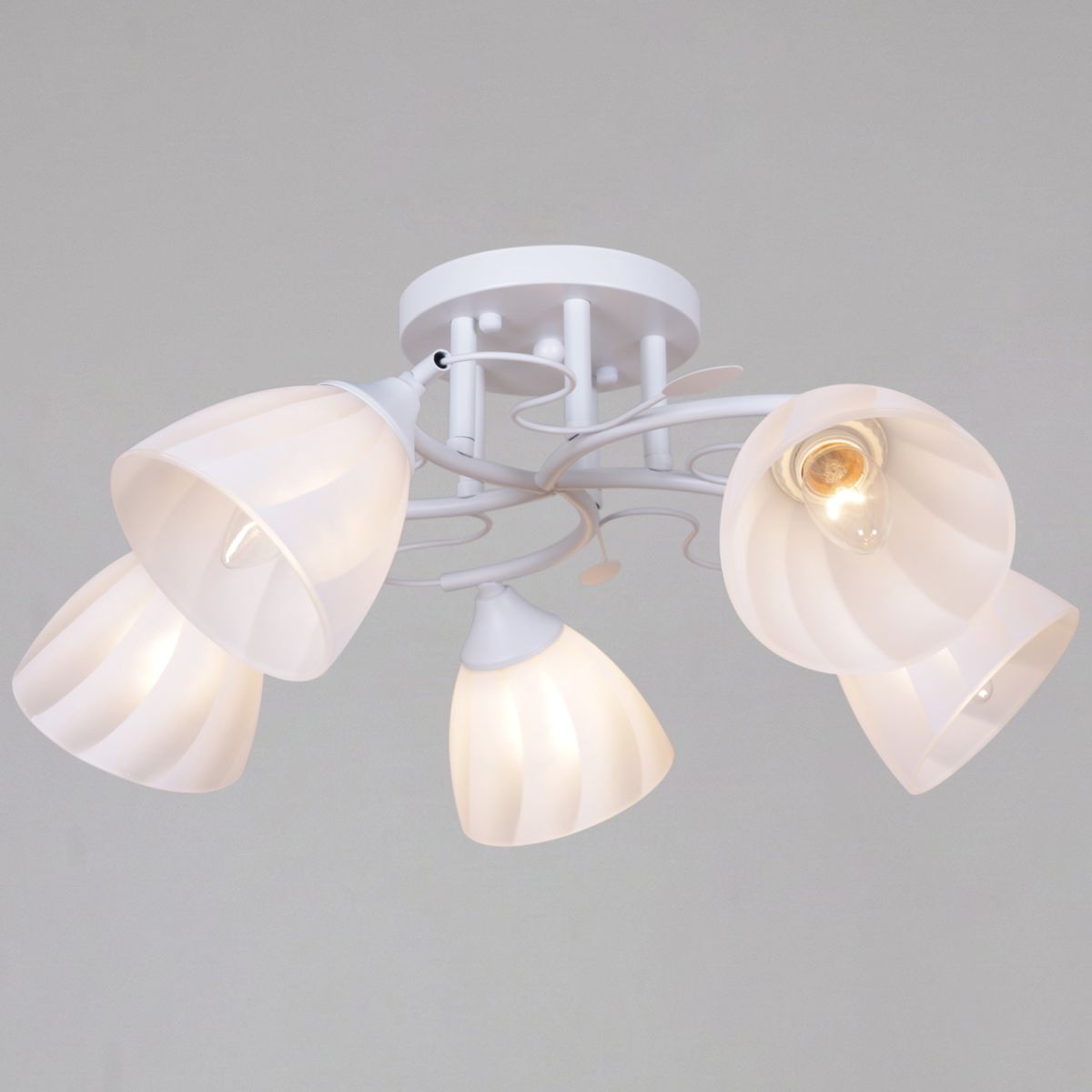 Потолочная люстра Reluce 62560-0.3-05 WH