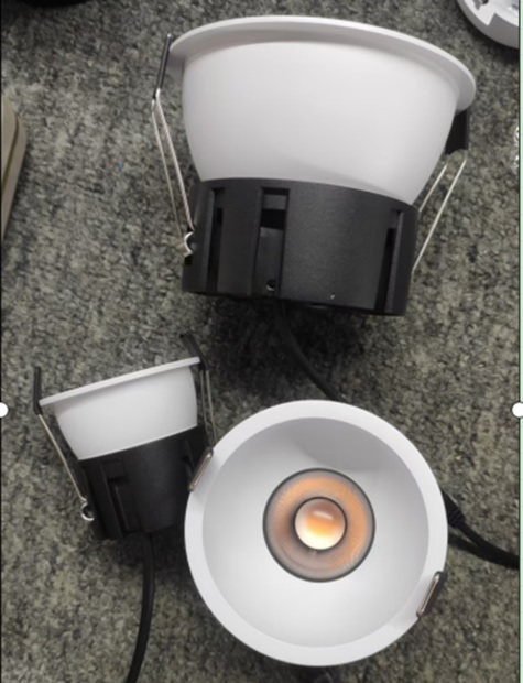 Встраиваемый влагозащищенный светильник Italline IT06-6032 white 3000K