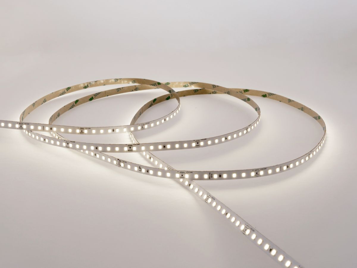 Светодиодная лента LEDS POWER 2835 128/м (12Вт/м) 24В нейтральная, серия ПРО140 005171