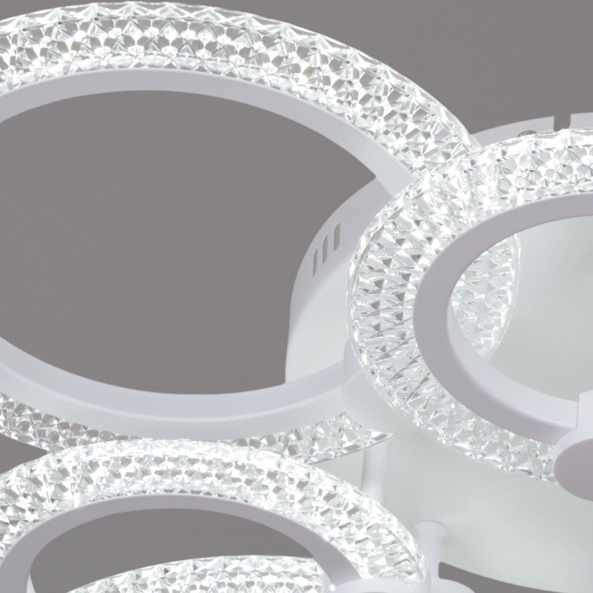 Потолочная люстра кольцо Reluce 68090-0.3-4+4 WH