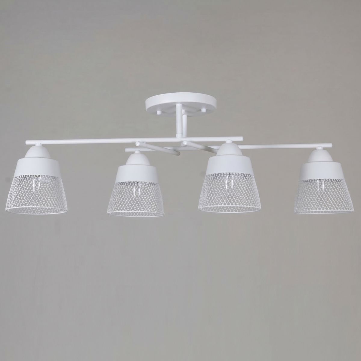 Потолочная люстра Reluce 61660-0.3-04 WH