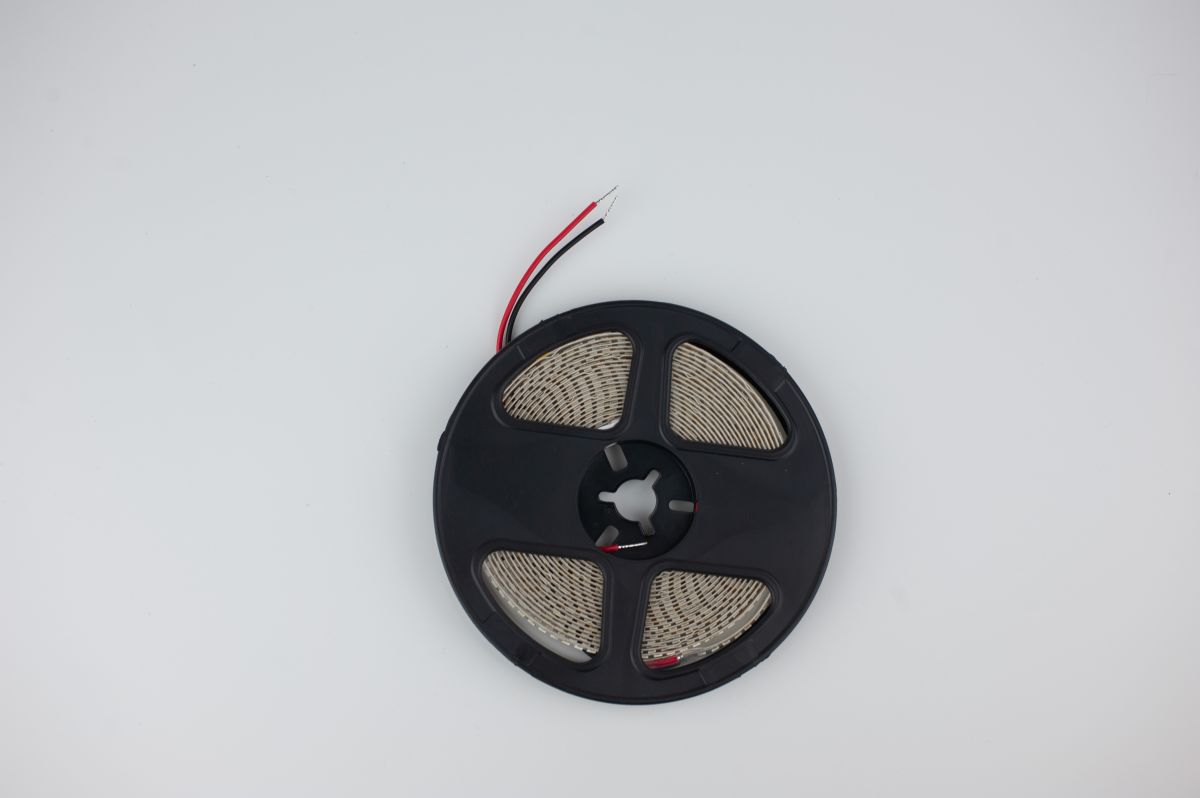 Светодиодная лента LEDS POWER 2835 240/м (21Вт/м) 12В холодная 008769