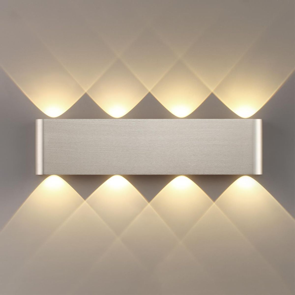 Настенный светильник Odeon Light Hightech Magnum 7106/8WL