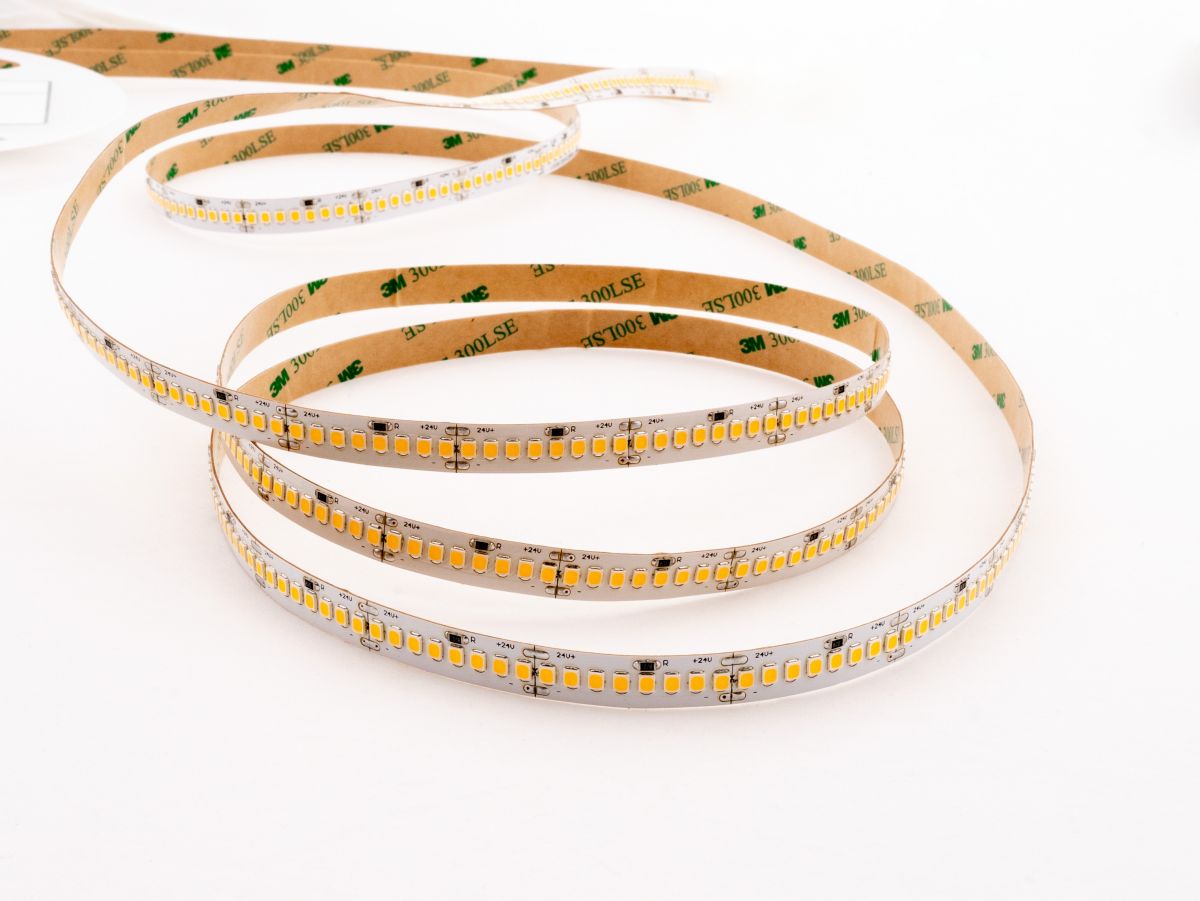 Светодиодная лента LEDS POWER 2835 240/м (22Вт/м) 24В нейтральная LUX160 006222