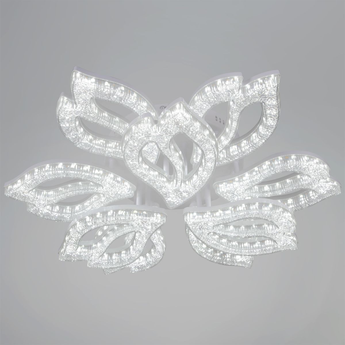 Потолочная люстра Reluce 39290-0.3-6+3 WH