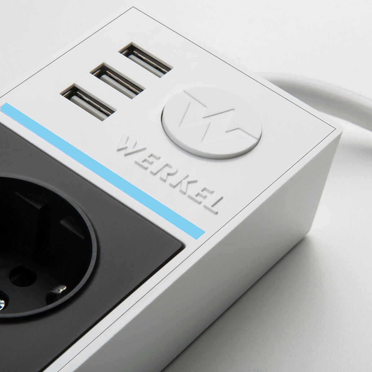 Розеточный блок 4гн 3USB х 1,7м с/з Werkel WL20-04-03 4690389128387