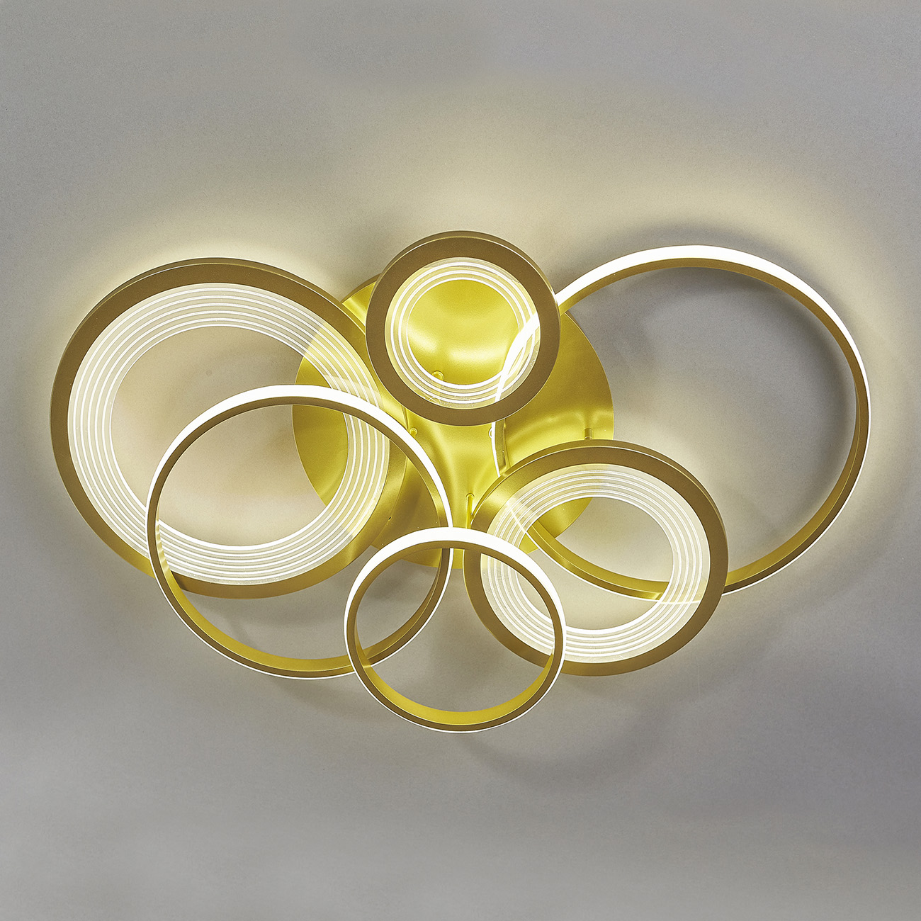 Потолочная светодиодная люстра Escada 10248/6 LED