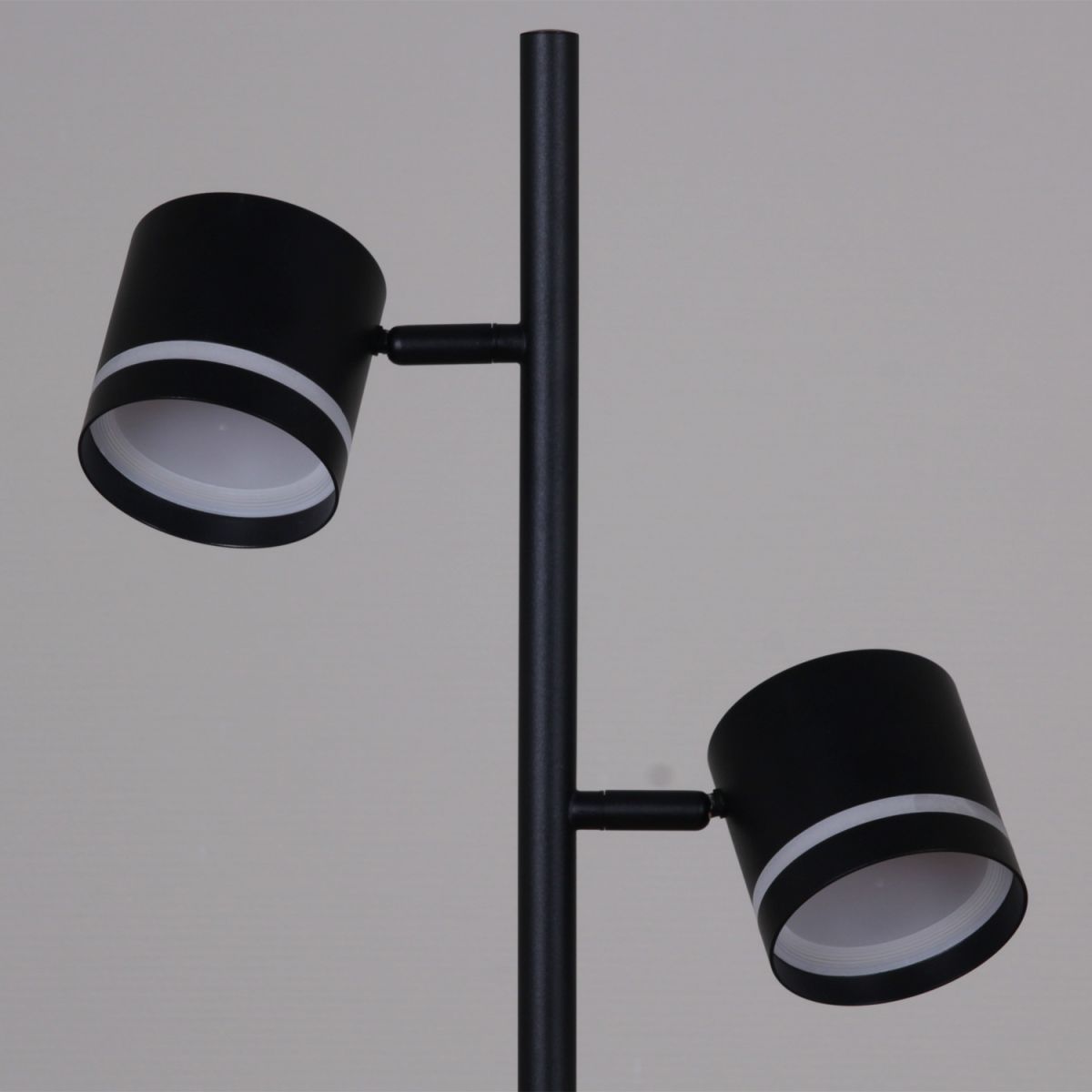 Торшер черный Reluce 53001-0.6-002LD GX53 BK