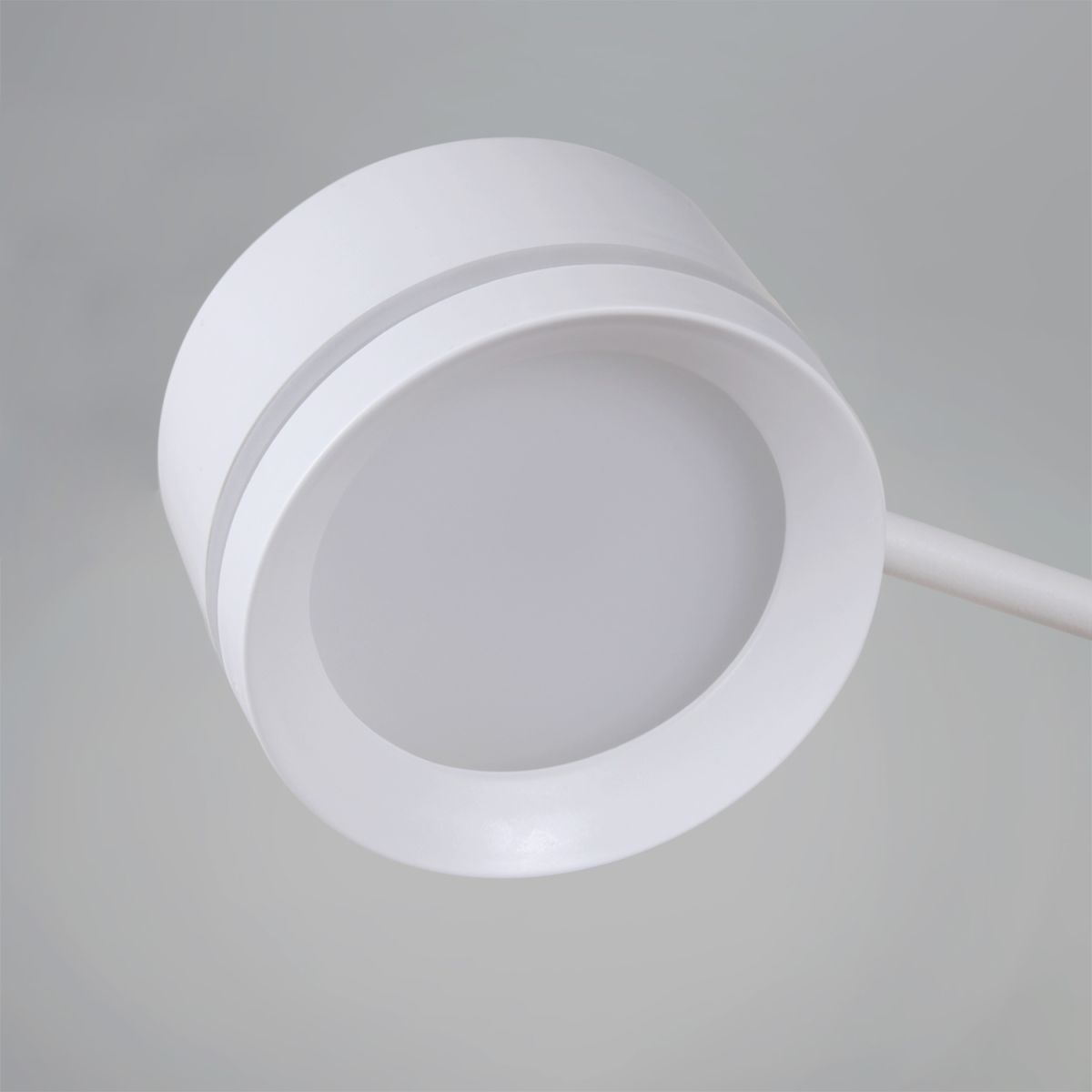 Потолочная люстра Reluce 20590-0.3-5+1 White