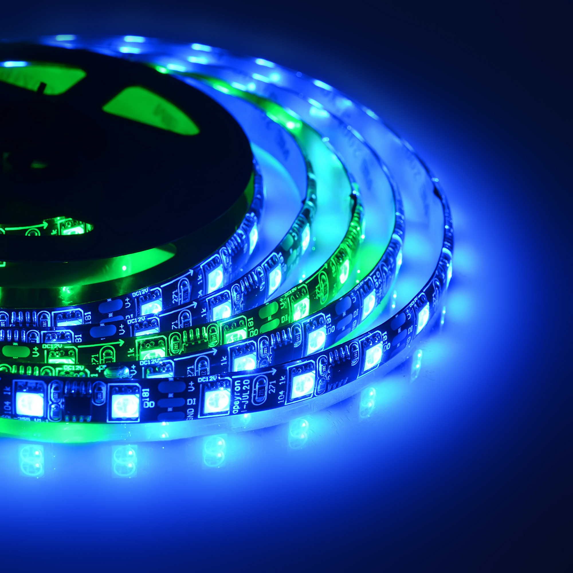 Комплект цифровой светодиодной ленты Apeyron 12В 5050 14,4Вт/м RGB 5м IP65 87ЦЛ