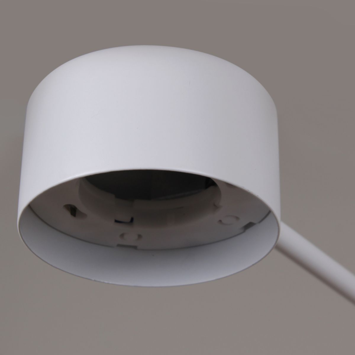 Люстра на штанге Reluce 03738-0.3-09 WT GX53