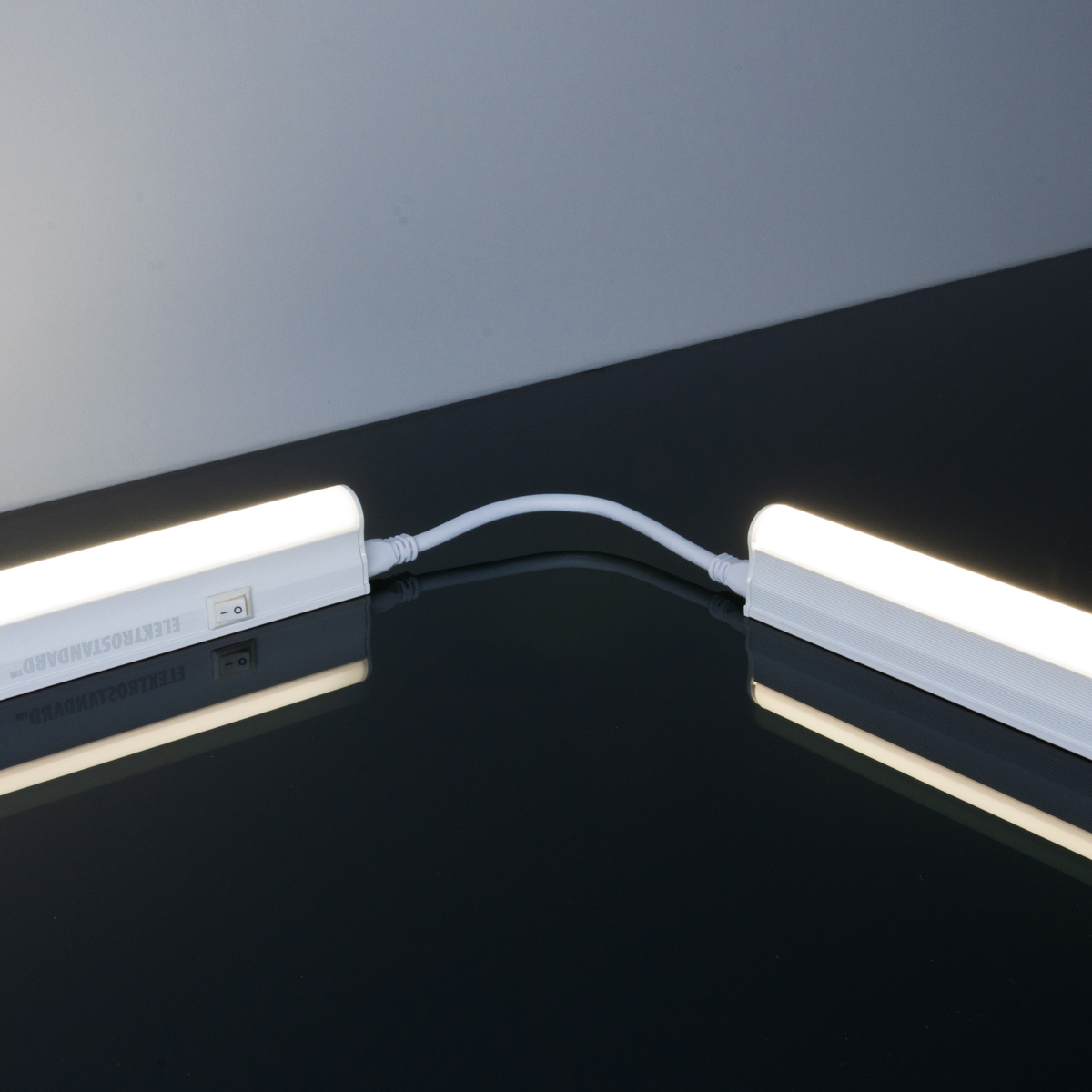 Мебельный светодиодный светильник Elektrostandard Led Stick T5 60cm 48Led 9W 4200К 4690389073823