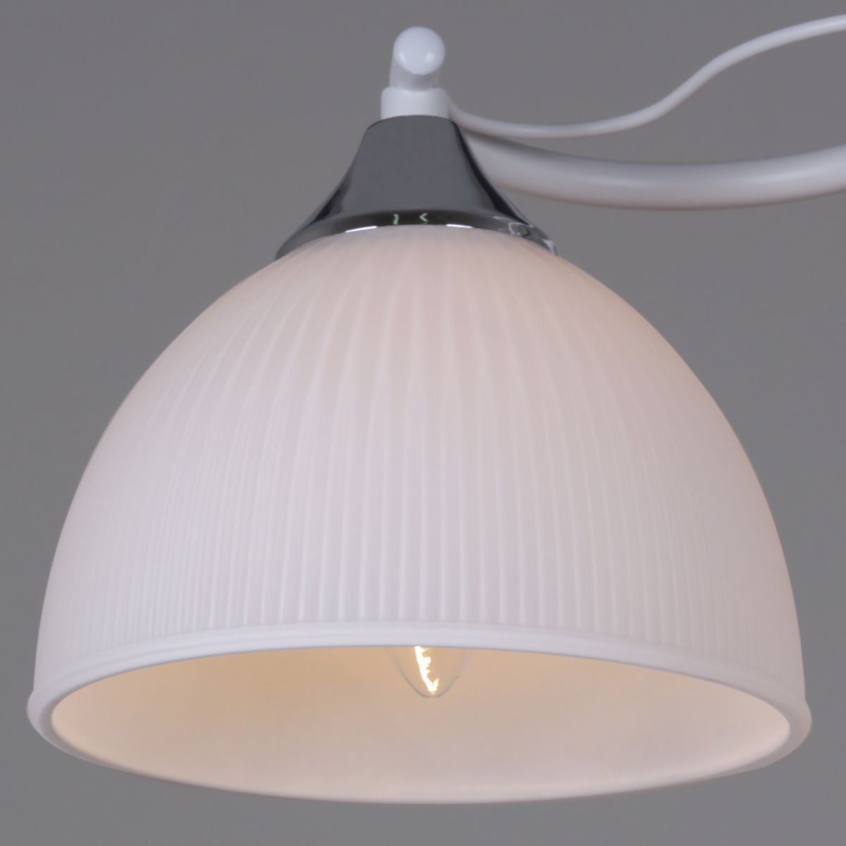 Потолочная люстра Reluce 85460-0.3-05 WH+CR