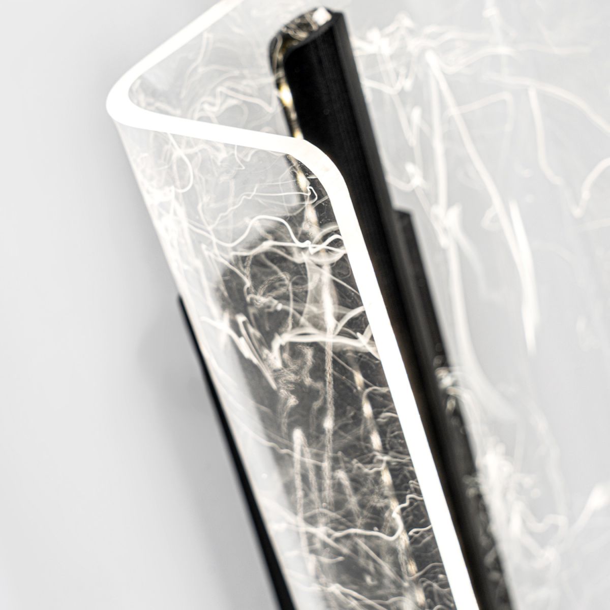 Настенный светильник Modelux ML.590.300 BK