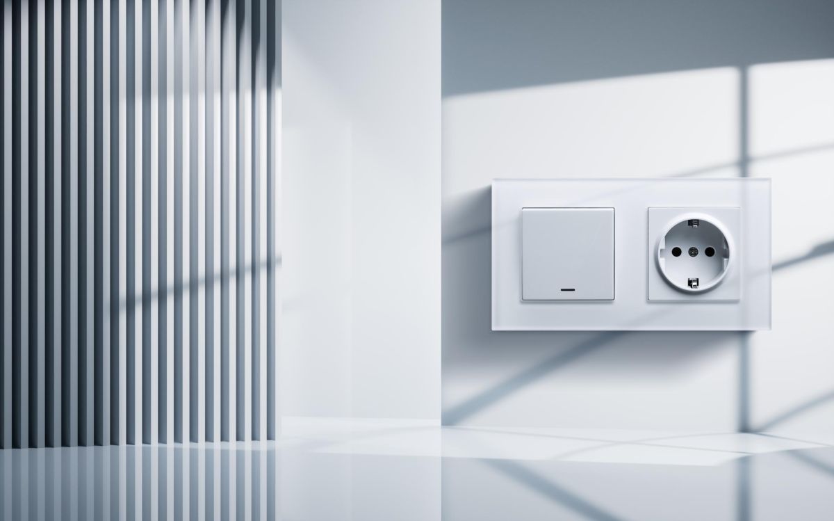 Выключатель кнопочный 1-клавишный 10А/250В с LED подсветкой, изогнутый, белый Kollinger REA-R-013WH для Aspekt, Eleganz, Reflex