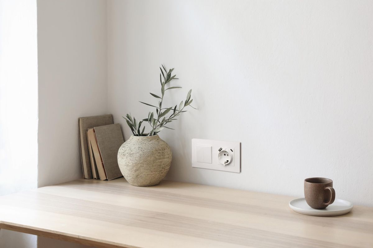 Розетка штепсельная SCHUKO 16A/250 В с USB A+C 20W, белый Kollinger REA-004WH для Aspekt, Eleganz, Reflex