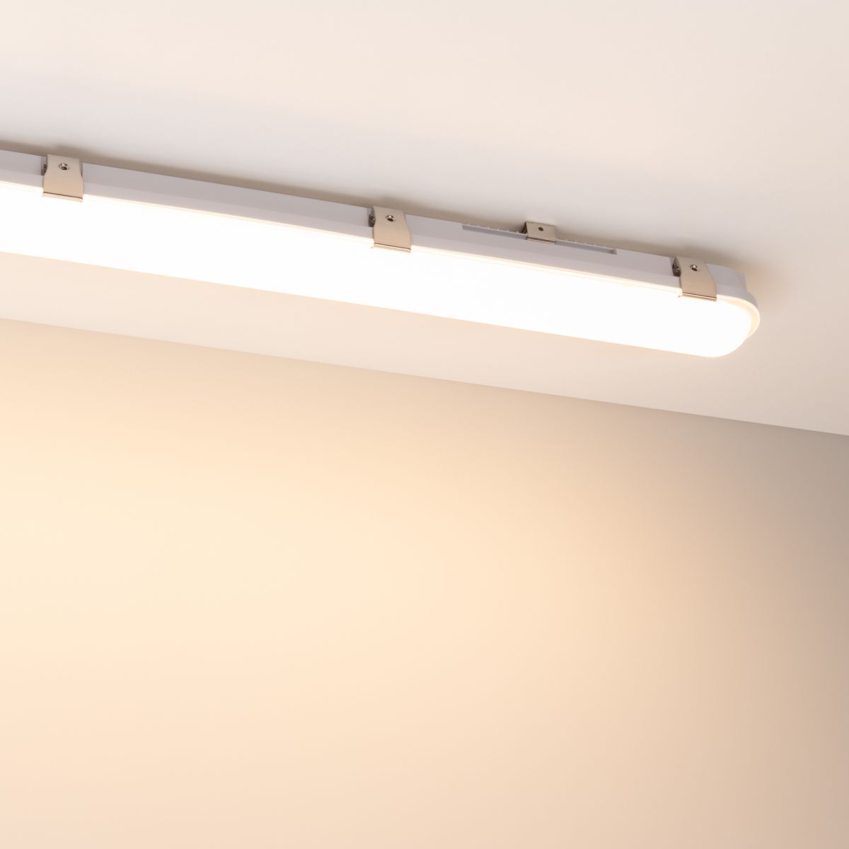 Линейный светильник Arlight ALT-DALLAS-EMERGENCY-L550-20W Day4000 (WH, 120 deg, 230V) (IP66 Пластик) 058143