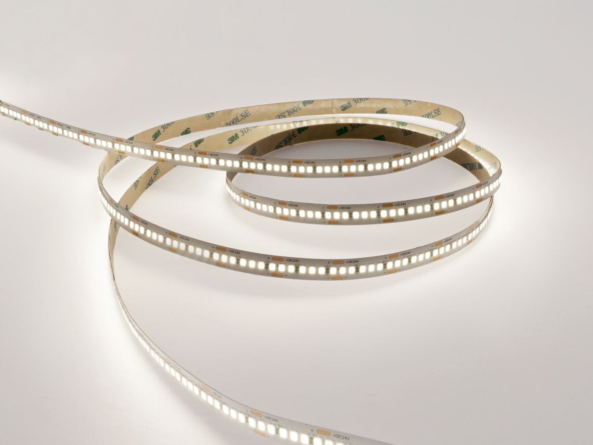 Светодиодная лента LEDS POWER 2835 240/м (18Вт/м) 12В нейтральная 002293