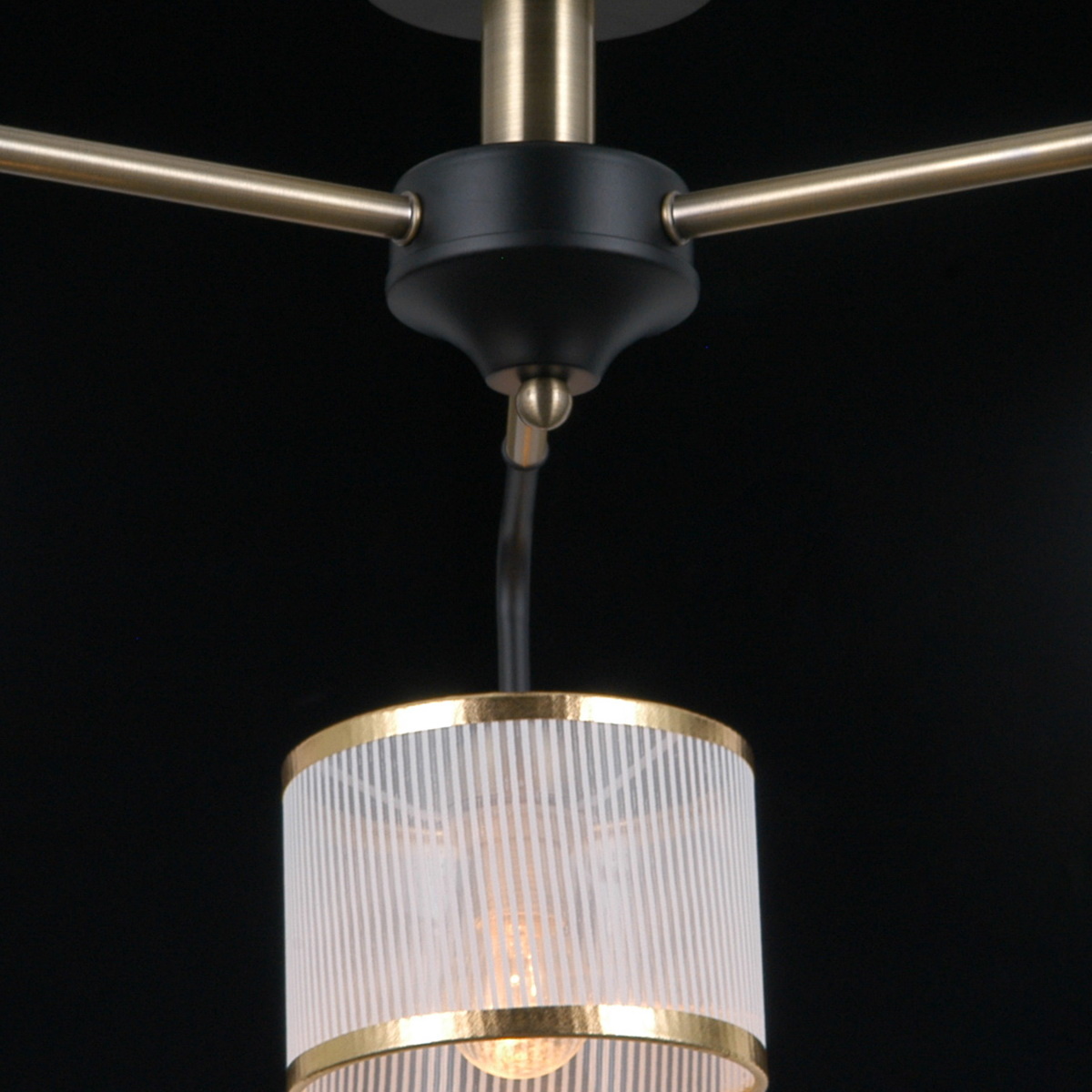 Люстра на штанге Illumico IL0337-3CSQ-79 BK AB